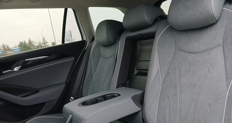 Volkswagen Passat cena 206900 przebieg: 10, rok produkcji 2024 z Ostrów Lubelski małe 529